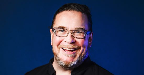 Entinen kansanedustaja, teknologiakuiskaaja ja TIEKEn digivaikuttaja Jyrki Kasvi on kuollut