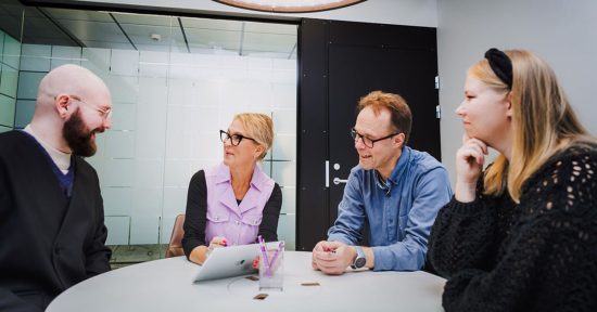 Vastuullisen digitalisaation osaaminen kehittyy joustavasti työn yhteydessä